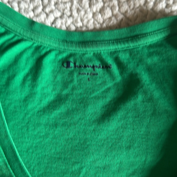 3/$15 NOTRE DAME WOMANS V-NECK CHAMPION T-SHIRT FIGHTING IRISH SZ LG Green LOGO - Picture 2 of 6